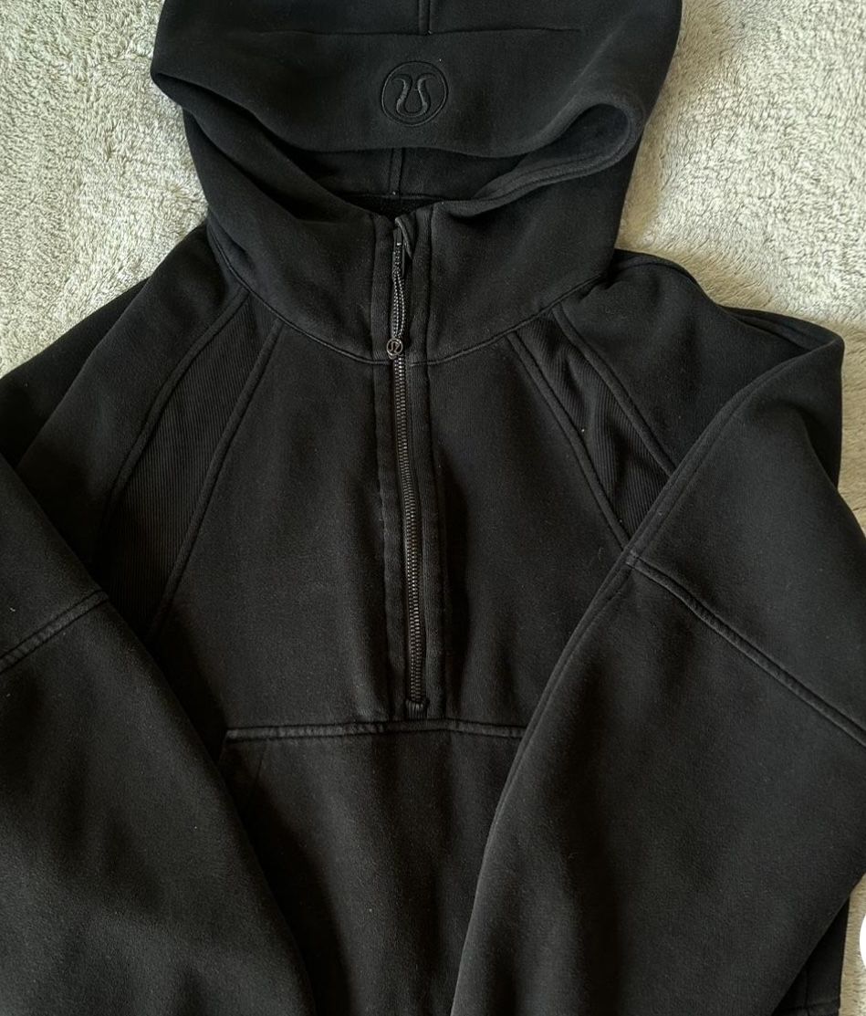 Black Lululemon Scuba