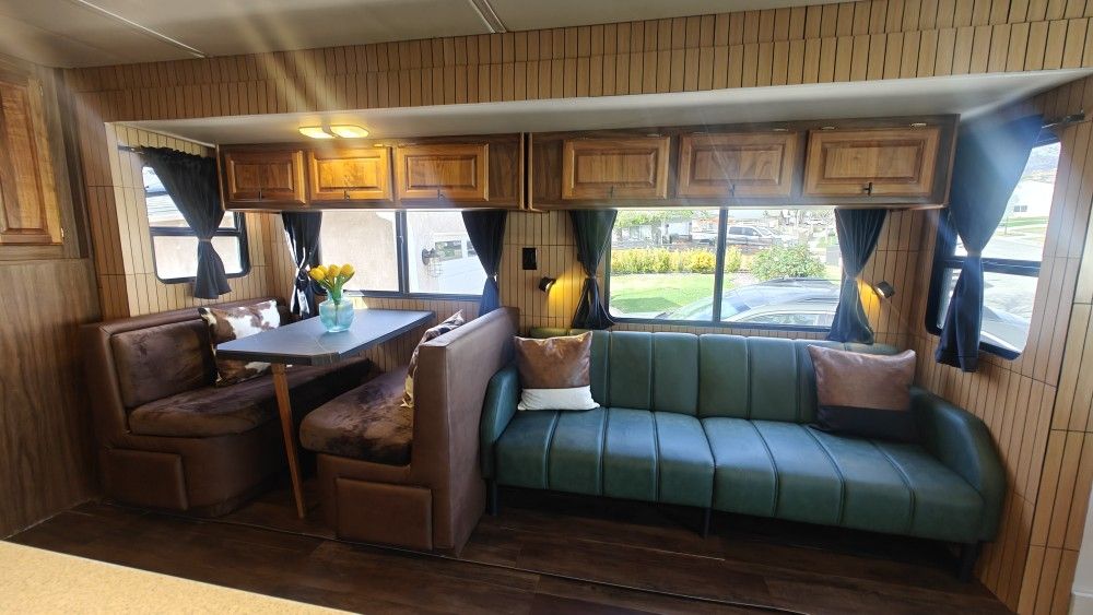 Monaco La Palma Motorhome RV Low-Mileage Fully Renovated