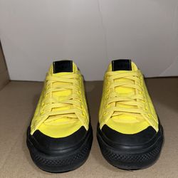 Adidas Nizza- Impact Yellow- Men’s Size 5