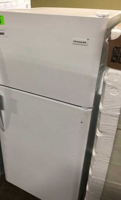 Frigidaire Top Freezer Refrigerator 💲💲💲 4TLT