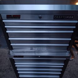 CRAFTSMAN BALL BEARING GRIPLATCH TOOL BOX .