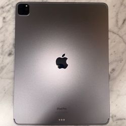 Apple iPad Pro 6th Gen 12.9in - 1TB (Wifi + Cellular) (Unlocked) - Space Gray BUNDLE