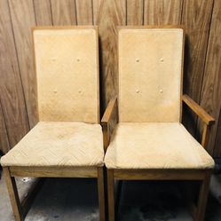 2 Sold Wood Vintage Matching Chairs Set - 2 Chairs For $5