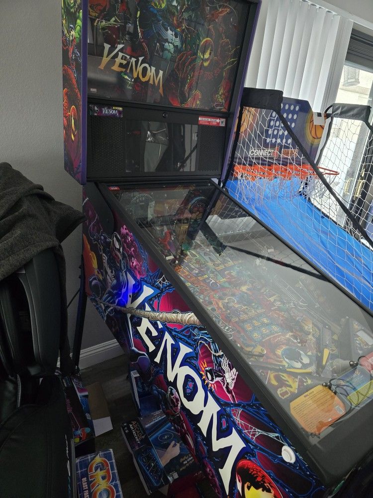 VENOM PRO PINBALL MACHINE