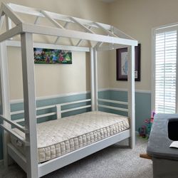 Custom (Kids) Bed