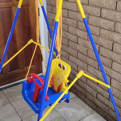 New 3-in-1 Toddler Swing Set / Outdoor Playset