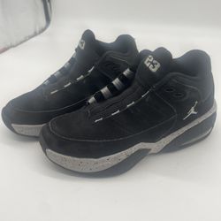 Nike Jordan Max Aura 3 Black Wolf Grey Youth Size 4Y Swoosh Air Jordan VN