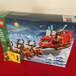 LEGO Holiday Santa's Sleigh Exclusive Set (40499) plus elf keychain