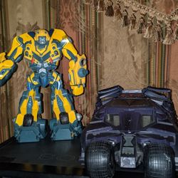 Bumble Bee Transformer & Dark Night Vehicle 
