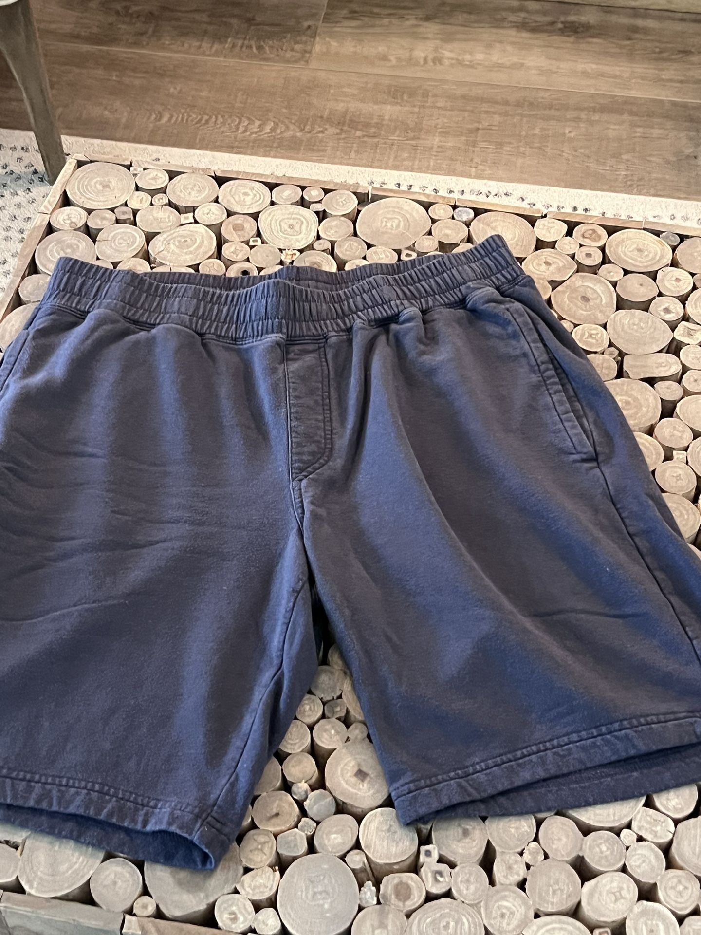 Men’s Travis Mathew Size Large Shorts