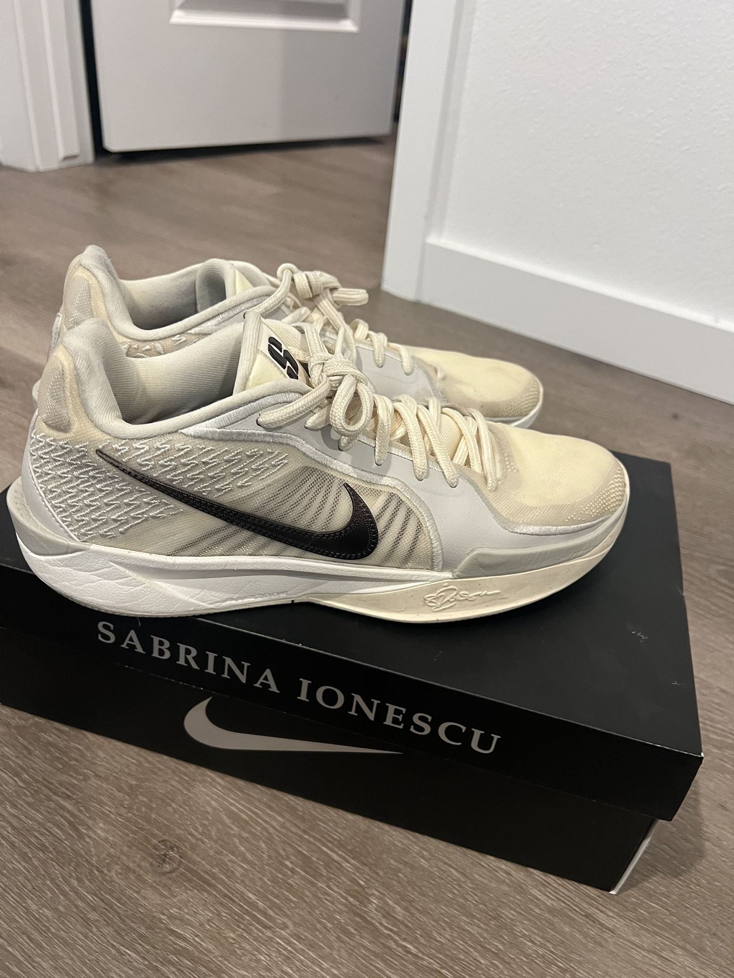 Sabrina’s Basketball Shoe Size 9.5/10 In Men’s