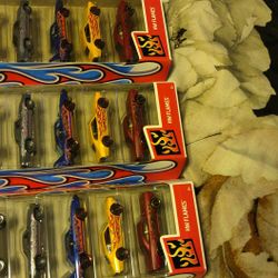 "HW FLAMES" 3 Packs Of Five