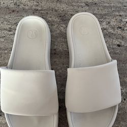 Lululemon Women's Restfeel Slide size 8