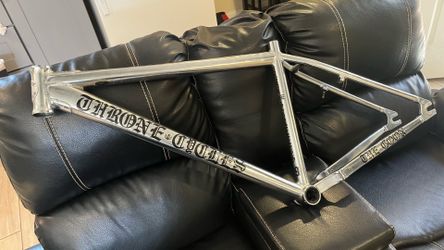 Throne frame