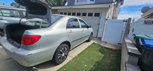 Toyota corolla CE 2003.