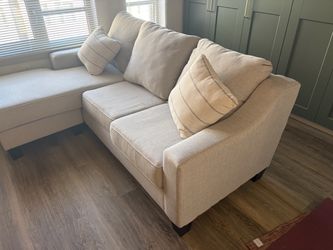 Light Grey Sofa with Reversible Chaise – Excellent Condition
