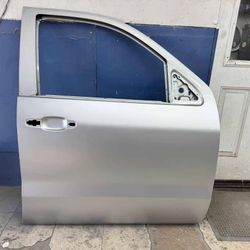 2015 Chevy 1500 Right Front Door Clean