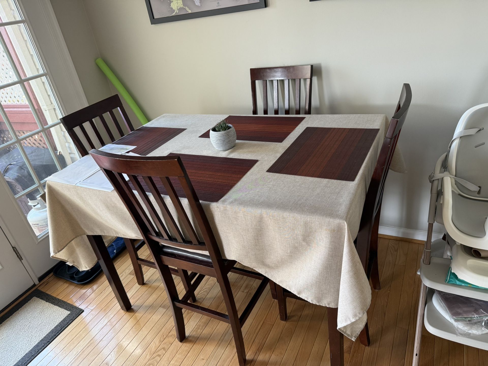 Dining Table & Chairs