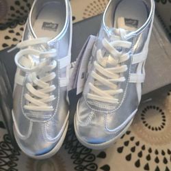 Onitsuka Tiger Mexico 66s Size 6.5 