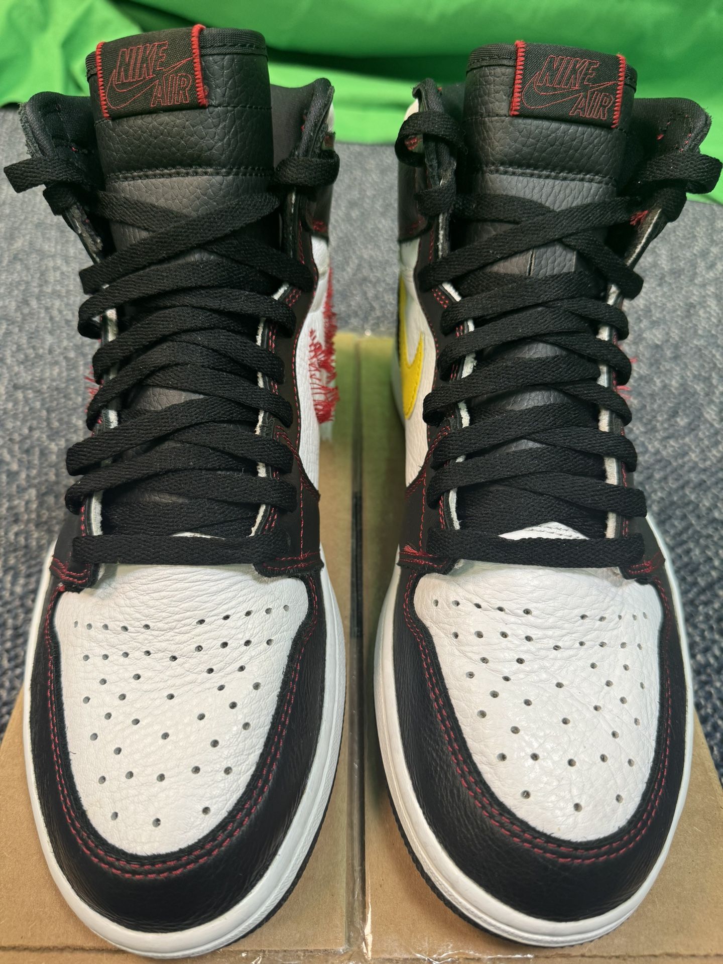 Air Jordan 1 “Defiant” Size 10.5
