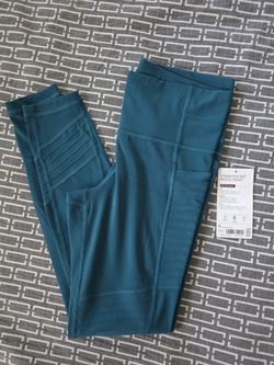 *NWT* Athleta Pocket Moto Leggings
