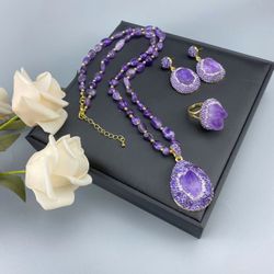 Natural raw amethyst three-piece unique and exclusive jewelry set with high-end chain and handcrafted inlay.