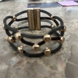 Metal Clasp Bracelet