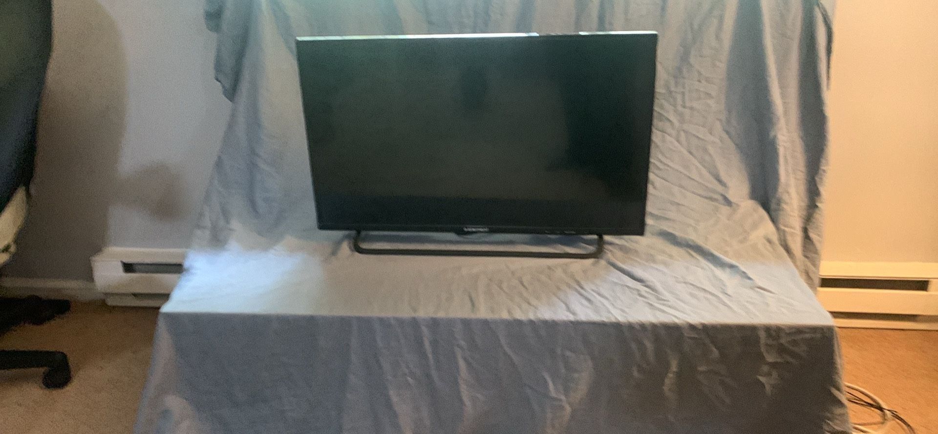 32” Tv, A Bluetooth And A Roku