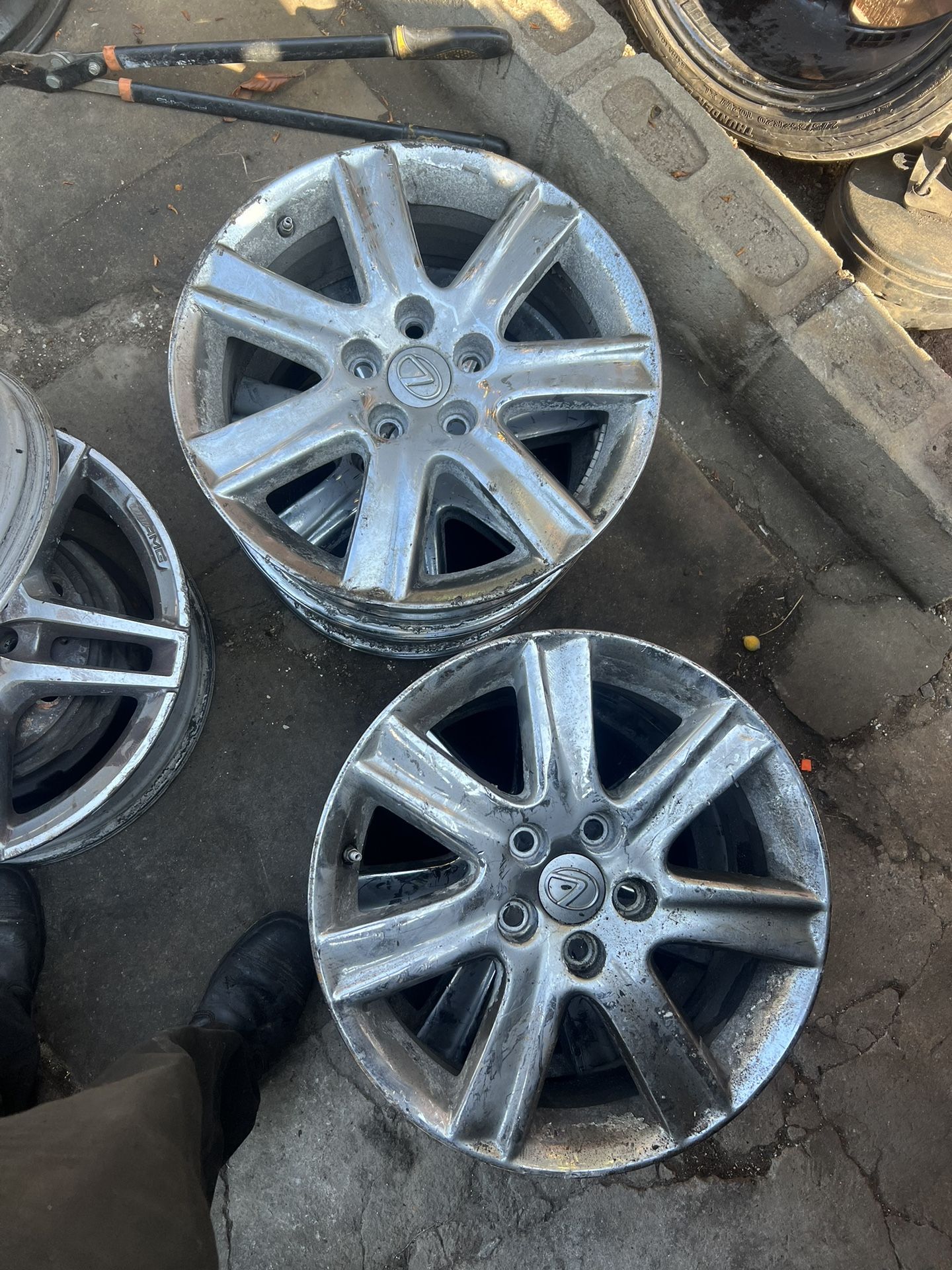 Lexus Oem Set Of Wheels 17”