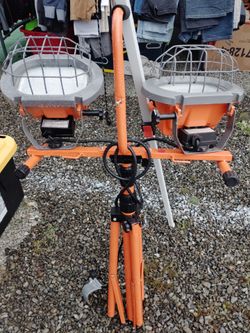 HDX Twin-Head Halogen Tripod Work Light