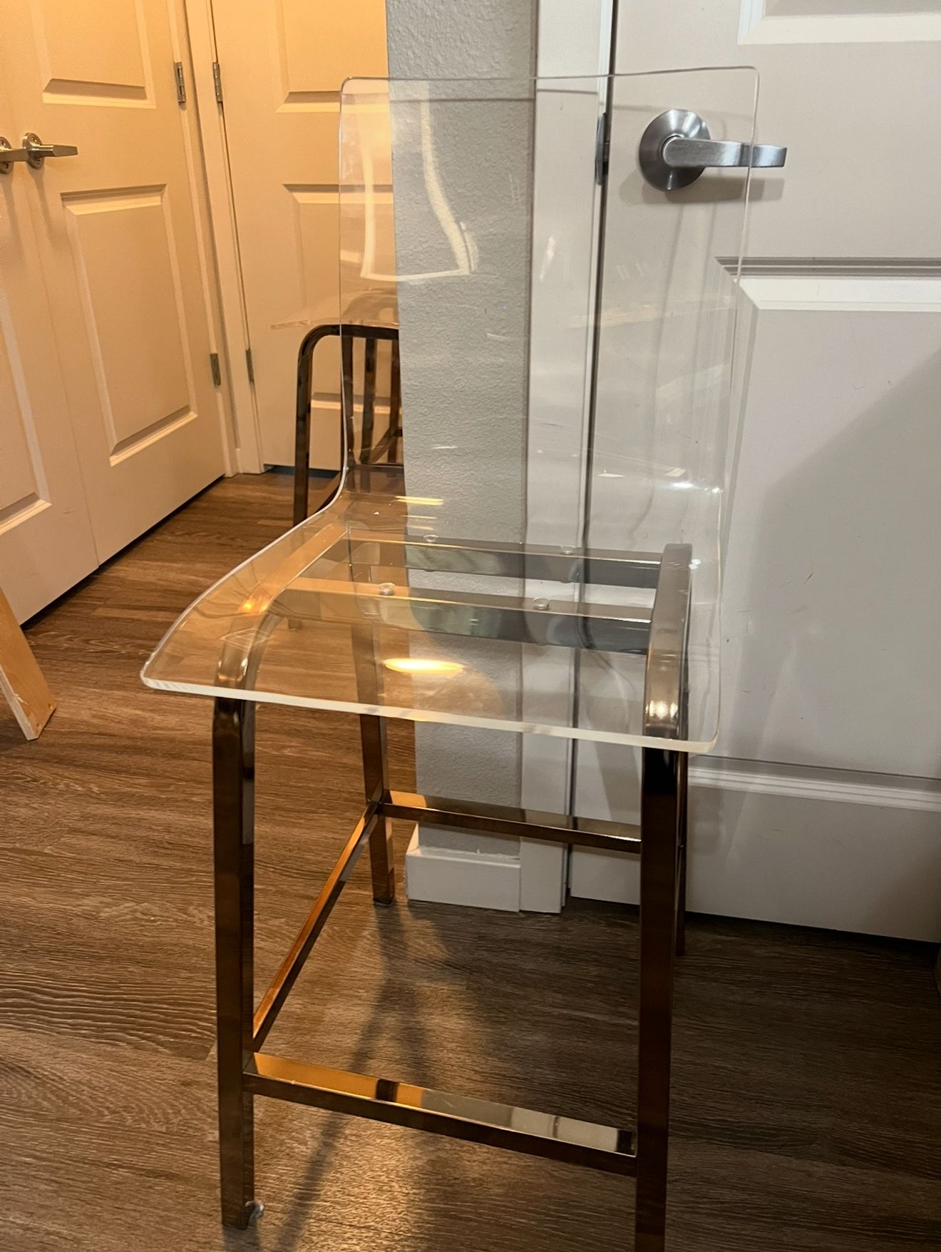 Set Of 4 Acrylic Bar Stools With Gold Legs