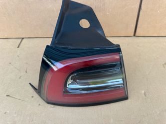 2020 - 2024 TESLA MODEL Y REAR LEFT OUTER TAILLIGHT LED TAIL  LIGHT