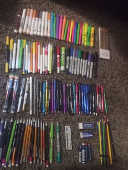 Assorted writing utensils