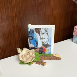 Floral Photo Holder with Cream Rose