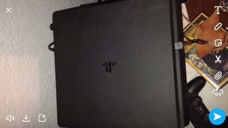 ❤️❤️PS4 with six games and two controllers❤️❤️