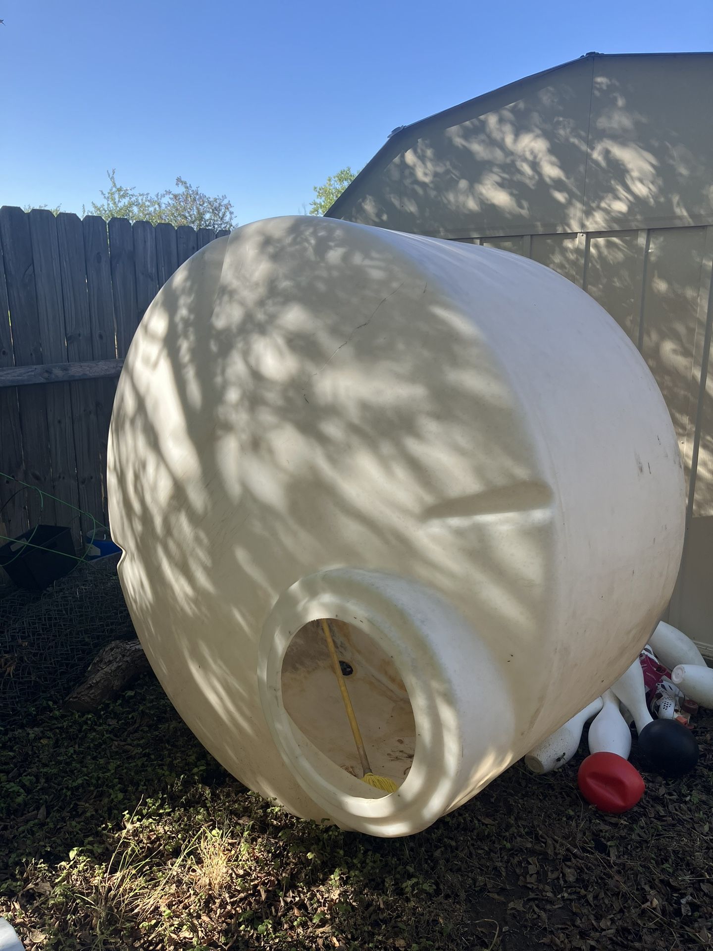 550 Gallon Water Tank