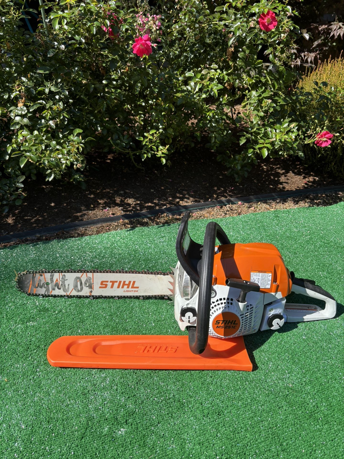 Stihl MS 251C chain saw w/ EasyStart System (Like new condition)