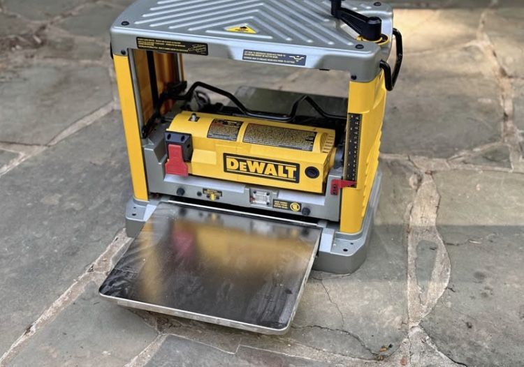 Dewalt DW 734 thickness planer