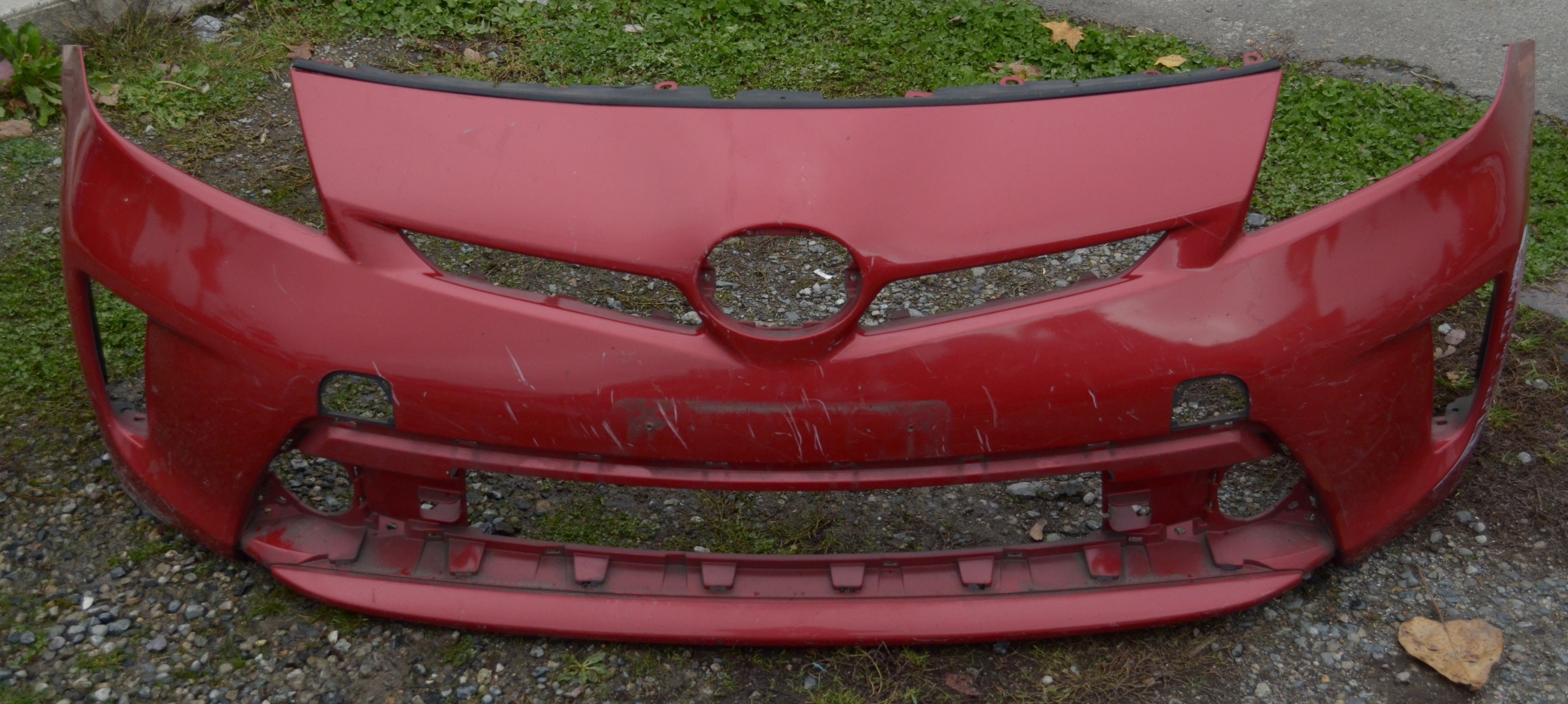 USED REF#U0342 || 2012-2015 TOYOTA PRIUS || FRONT BUMPER COVER ONLY
