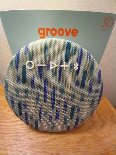 *groove* Round Bluetooth Speaker