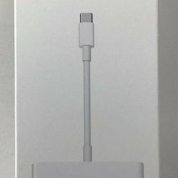 Apple USB-C to VGA Multi port Adapter A1620