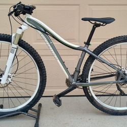29 Inch Specialized Jett Mountain Bike 