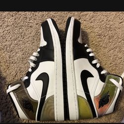 Jordan 1 Mid Heat Reactive