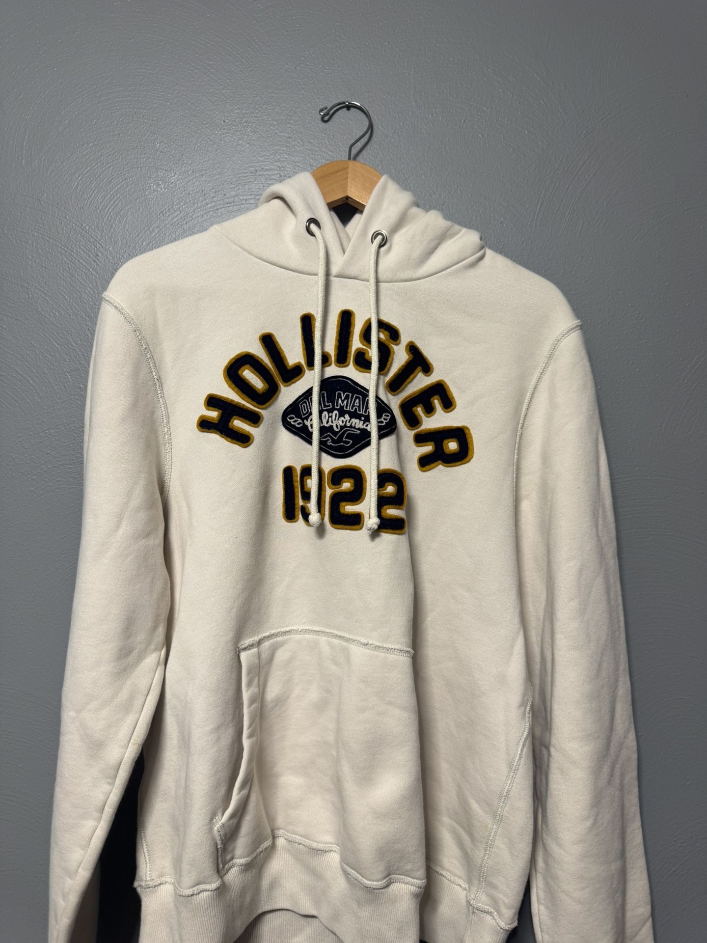 M Hollister 1922 Cream Retro Hoodie