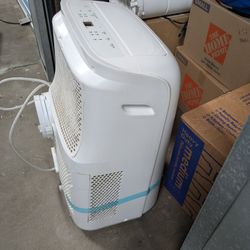 Toshiba 8000 BTU Portable A/C 