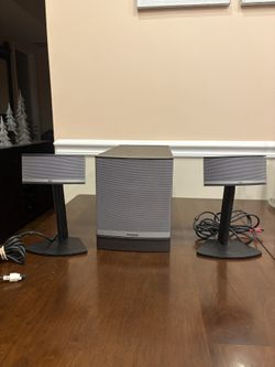 Bose Companion 5 Multimedia 2 Speakers Subwoofer Missing Cords & Controller