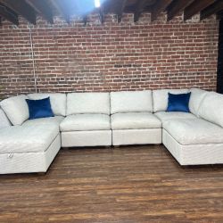 Delivery Available gray modular reclining sectional couch