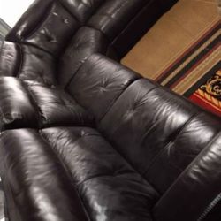 SECTIONAL GENUINE 💯 % LEATHER RECLINER ELECTRIC BLACK COLOR.. Delivery 🚚 SERVICE AVAILABLE 🚛✅