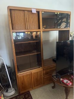 Entertainment center - Free!  (Saint Helens)
