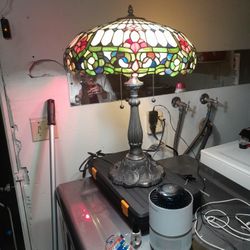Leaded stain Glass Table Lamp Metal Base